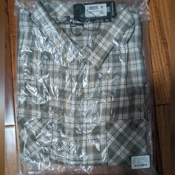 Travis Matthews Cloud Flannel Plaid Button up Shirt Size XX Large Nwt❤️ - Picture 4 of 9